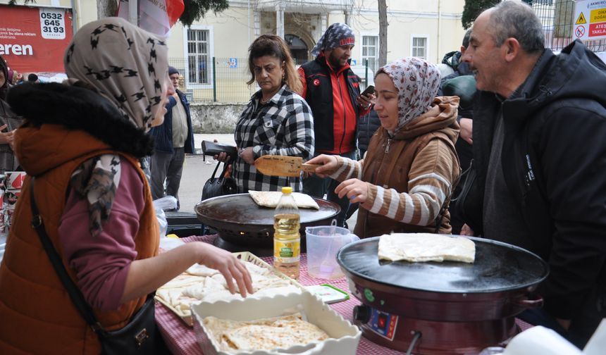 Sinop'ta savaş mağduru ülkeler için "Hayır Çarşısı" kuruldu