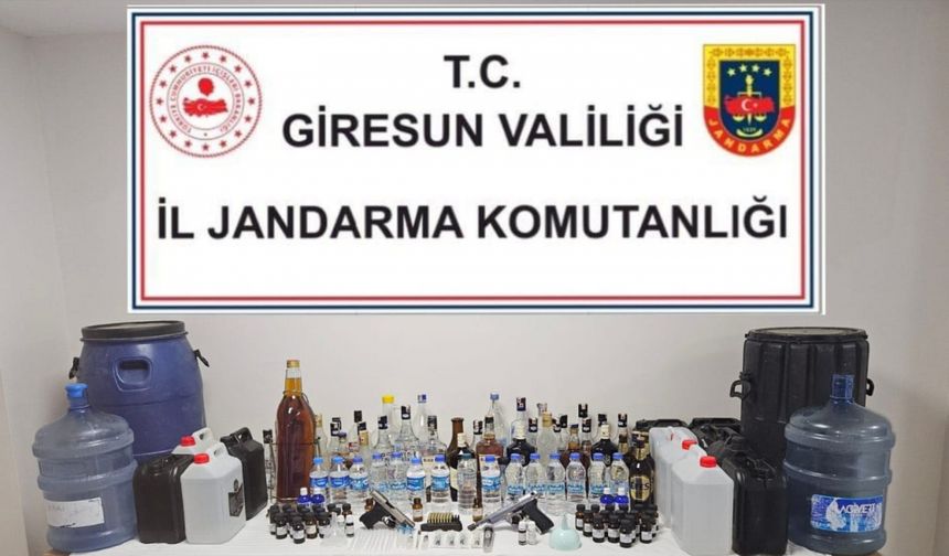 Giresun'da sahte içki ve ruhsatsız silah ele geçirildi