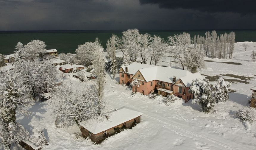 Sinop'ta kar yağışı etkisini sürdürüyor