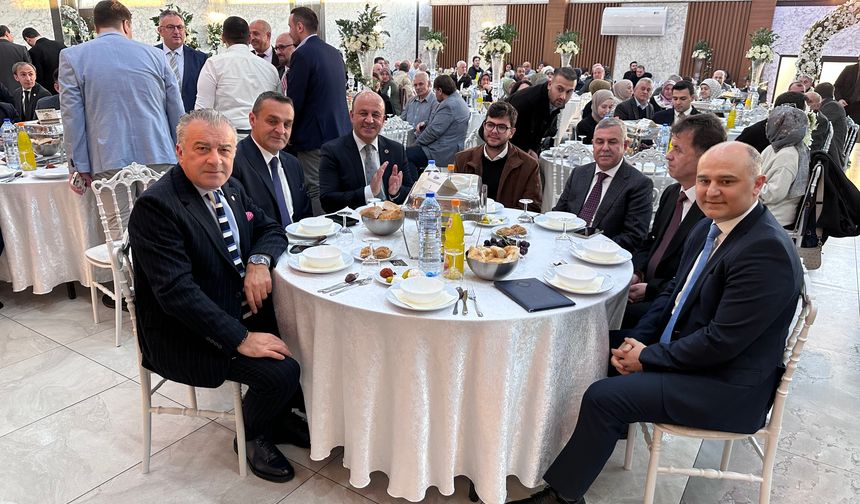 Avrupalı Sinoplular iftarda bir araya geldi