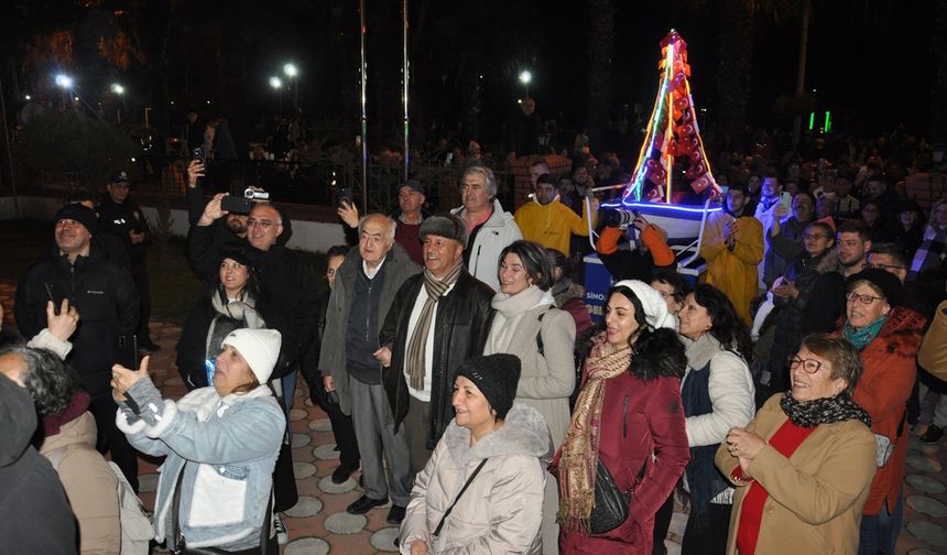 Sinoplular Helesa için sokağa döküldü