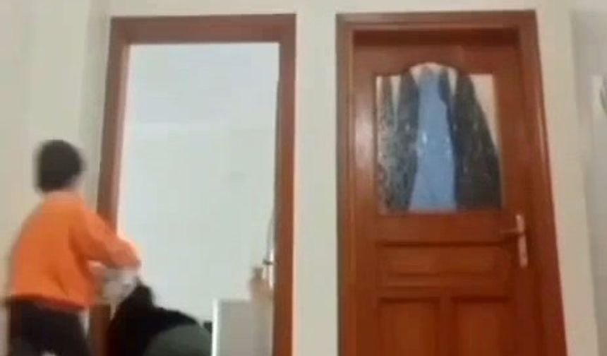 Depreme yakalanan çocukların korku dolu anları kamerada
