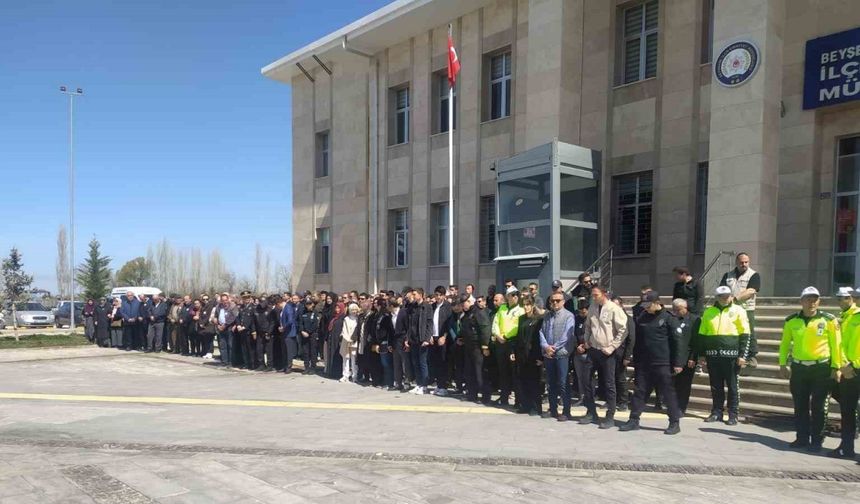 Kansere yenik düşen komisere son görev