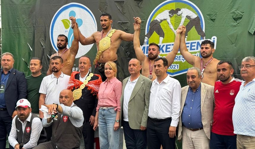 Sinoplu Mustafa Taş başpehlivan oldu