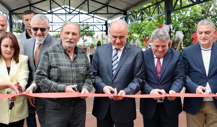 Huzurevi sakinlerinin çalışmaları sergilendi