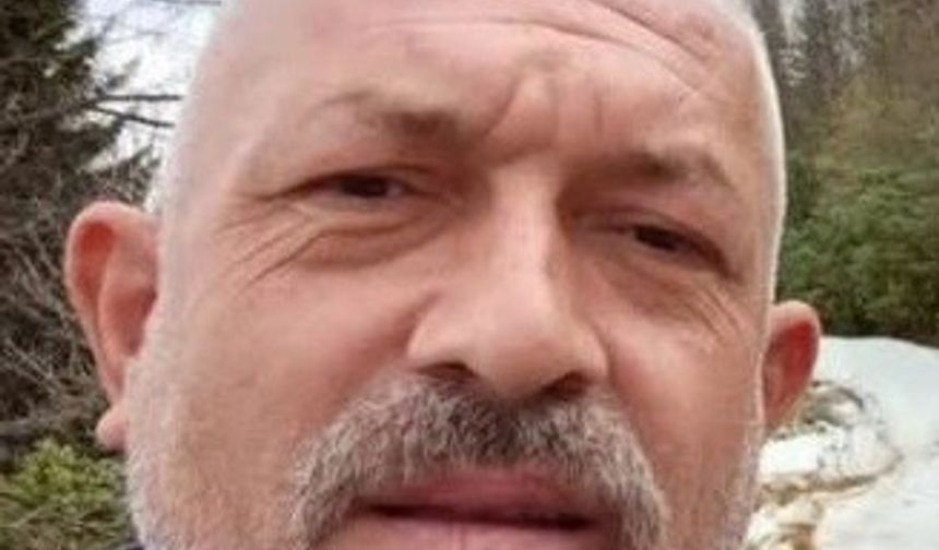 Kestiği ağacın altında kalan adam öldü