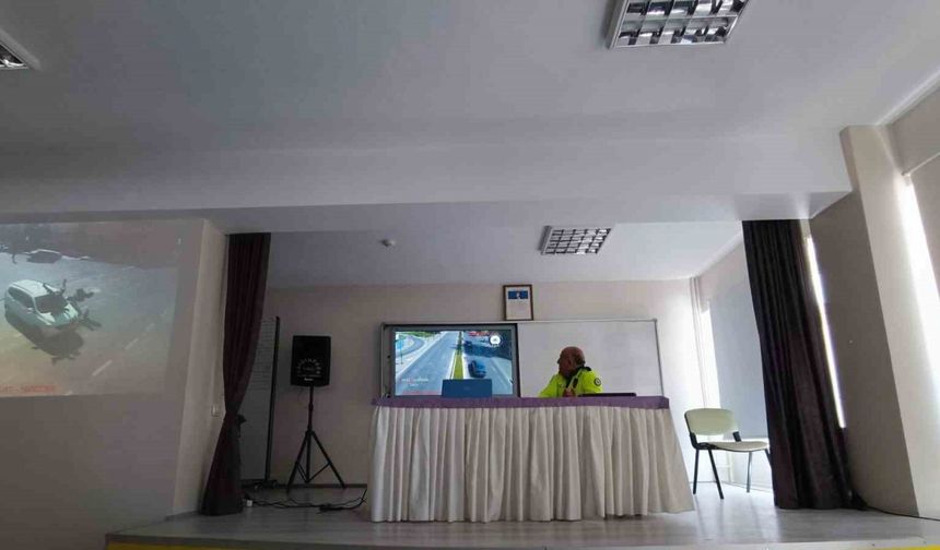 Lise öğrencilerine motosiklet güvenliği semineri verildi
