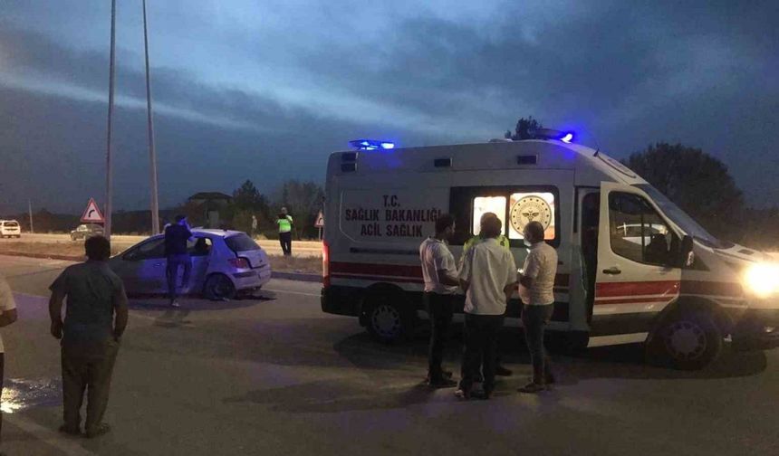 Otomobilin aydınlatma direğine çarptığı kazada 1 kişi öldü