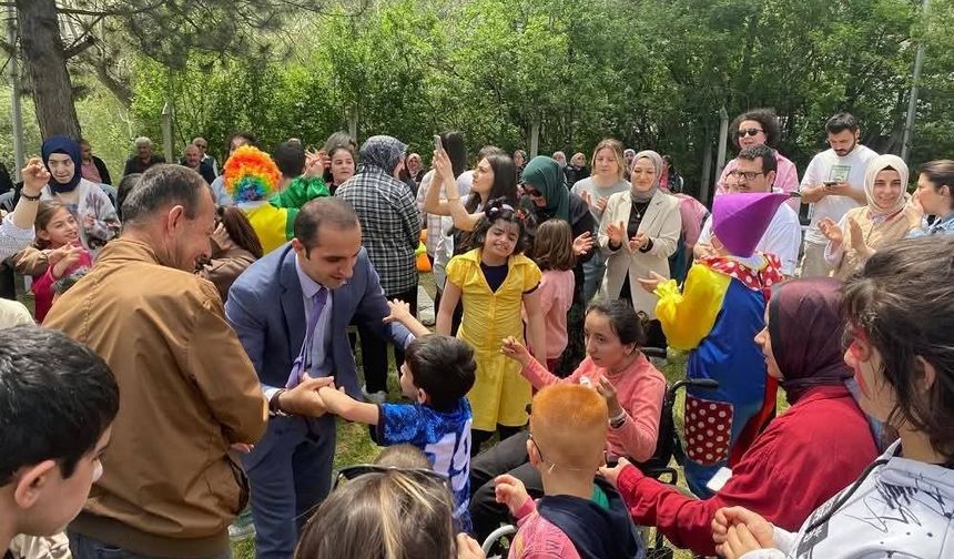 Özel bireyler şenlikte doyasıya eğlendi
