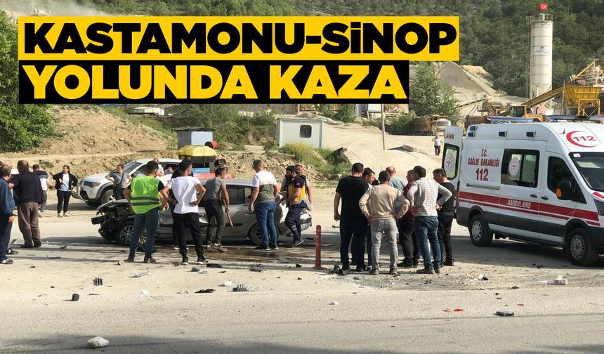 İki otomobil kavşakta çarpıştı