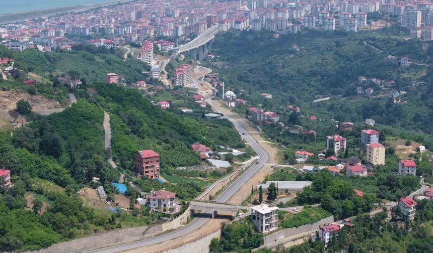 13 yıldır bitmeyen yol tepki çekiyor