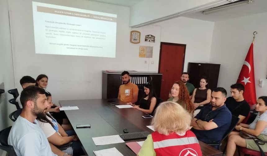 Evlenecek gençlere evlilik öncesi eğitim desteği