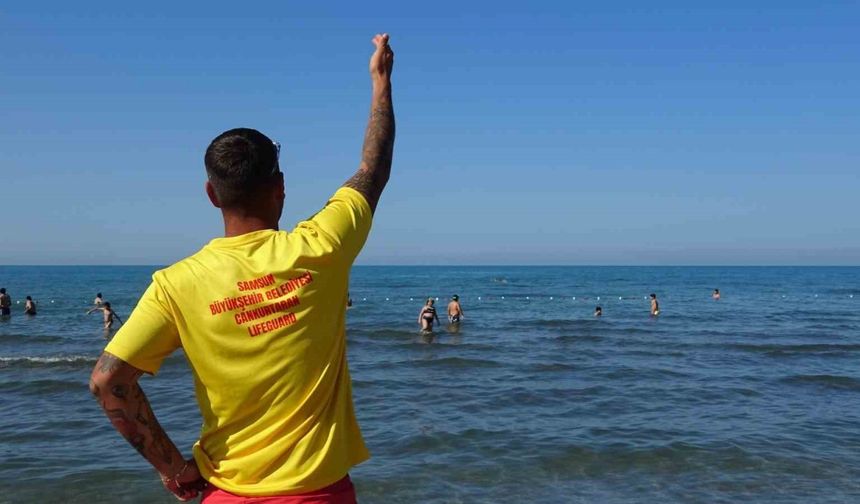 Samsun'da 19 yaşındaki genç boğulma tehlikesi geçirdi