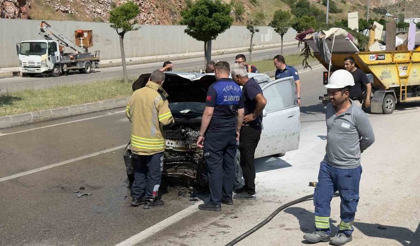 Tokat’ta otomobil elektrik direğine çarptı