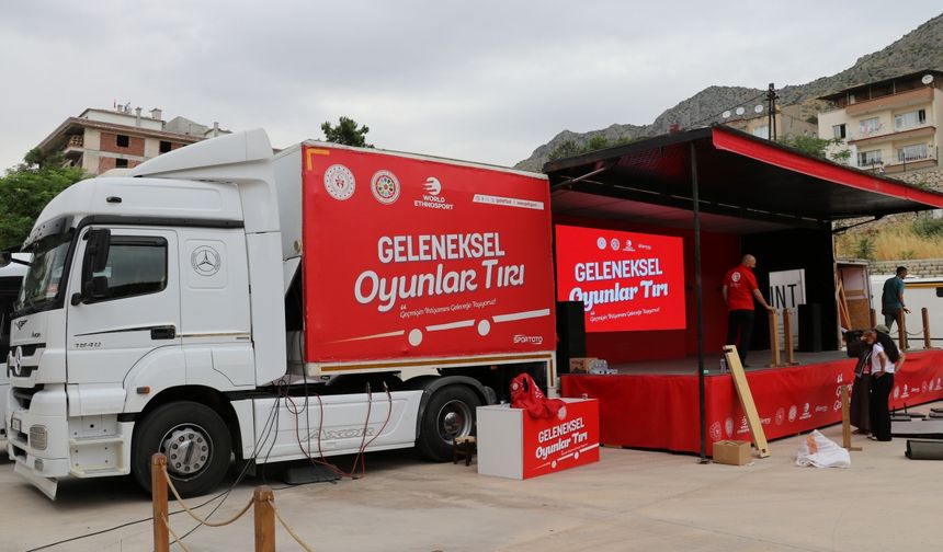 Geleneksel Oyunlar Tırı çocuklarla buluştu