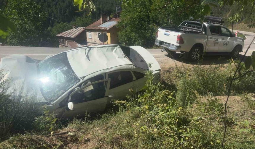 Takla atan otomobil şarampole uçtu: 1 ölü