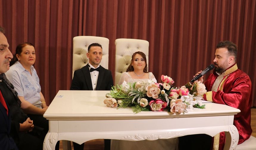 Endonezya'dan geldi, Trabzon'da gelin oldu