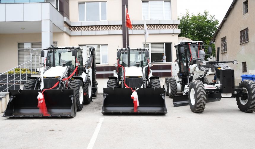 Ladik Belediyesi, bünyesine 4 araç kazandırdı