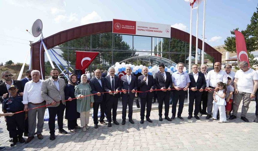 Devrekani Kapalı Yüzme Havuzu faaliyete başladı