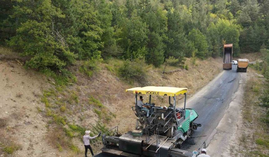 Kışın karla mücadele, yazın 40 derece altında asfalt çalışması