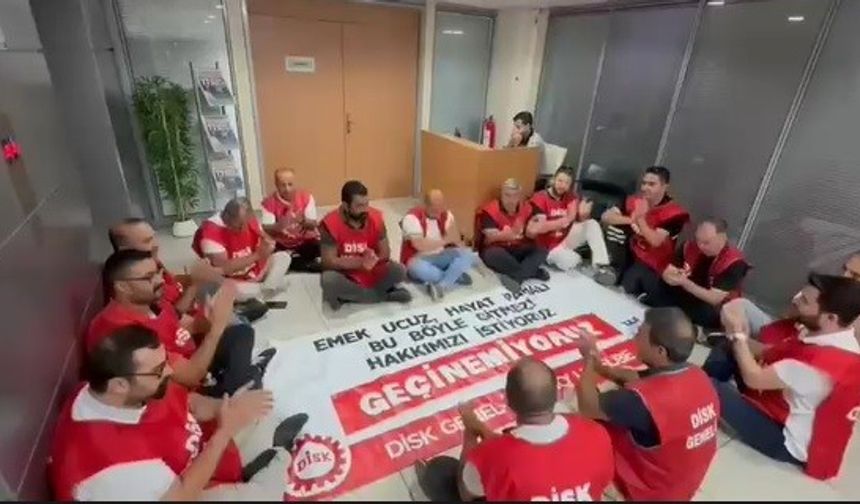 Maaşlarını alamayan işçiler tepkilerini gösterdi