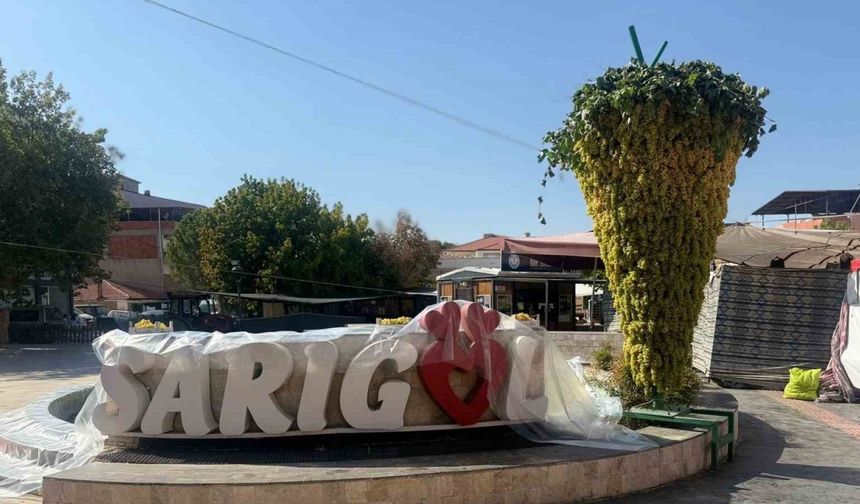 Festivale dev üzüm salgımı damga vurdu