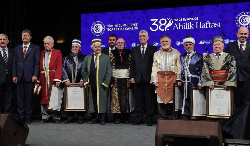 Yarım asırlık süpürge ustasına ahilik