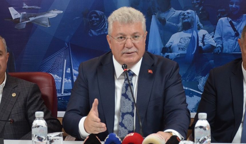 Akbaşoğlu'ndan Özel'e füze atışları tepkisi