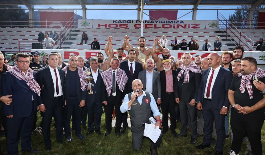 Sinoplu Mustafa Taş, altın kemerin sahibi oldu!