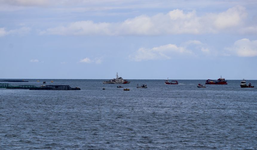 Kullandığı tekneden denize düşerek kaybolduğu iddia edilen balıkçı aranıyor
