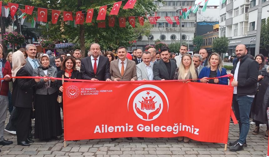 Trabzon'da 'Büyük Aile' temalı sergi açıldı