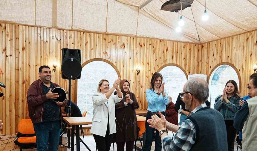 Dünya yaşlılar gününde anlamlı etkinlik
