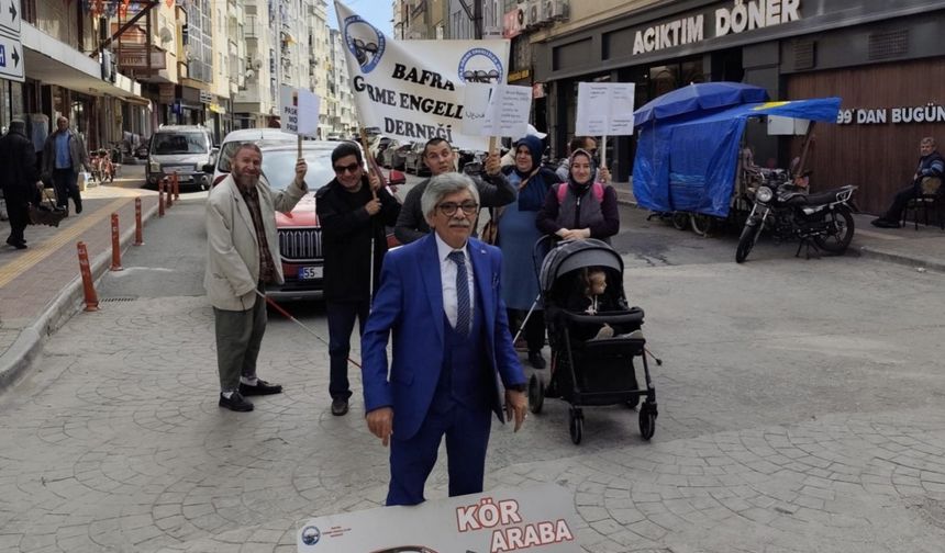 Görme engellilerden farkındalık yürüyüşü