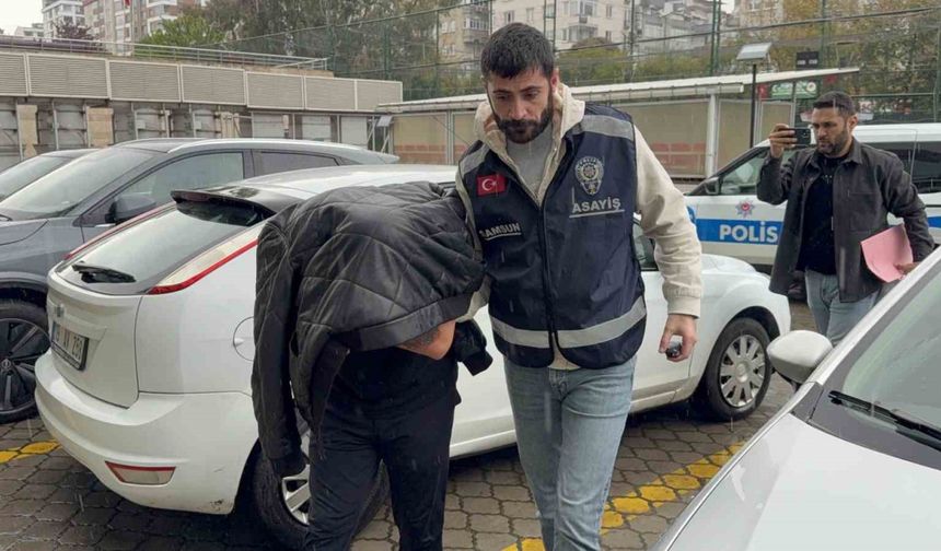 Kuyumcuya girdi 50 gram altın çaldı
