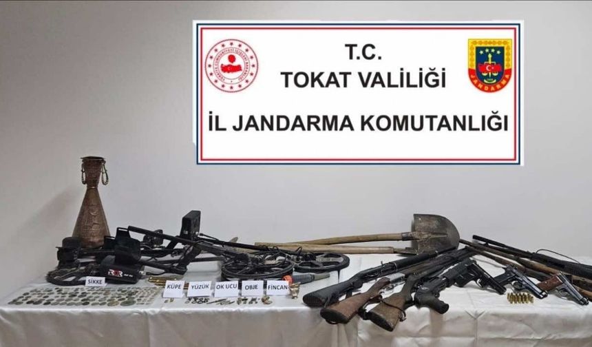 Tarihi eser kaçakçısı suçüstü yakalandı
