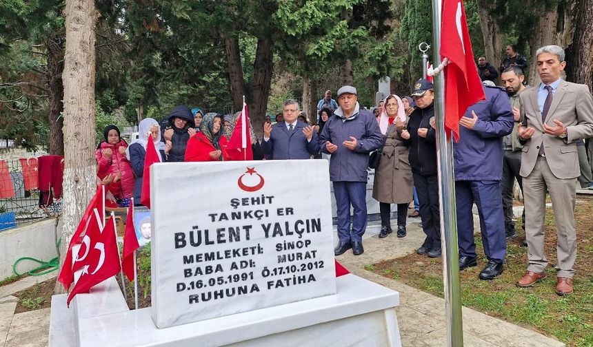 Sinoplu Şehit Bülent Yalçın mezarı başında anıldı
