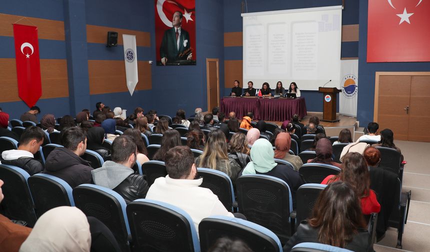 SNÜ'de “Yeni Toplumsal Gerçeklikte Aile” paneli düzenlendi