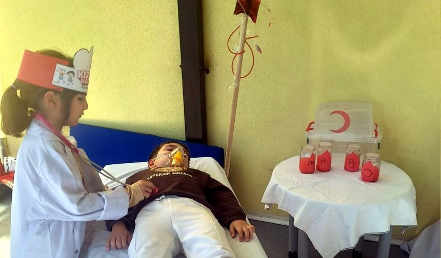 Anaokullu minikler Kızılay Haftası’nı kutladı