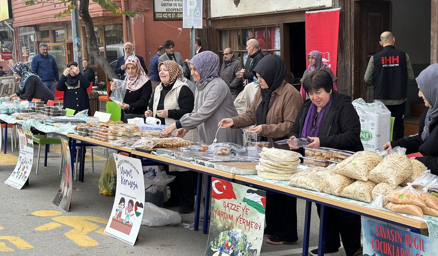 Gerze'de Filistin'e destek çarşısı