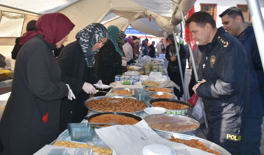 Filistin yararına kermes düzenlendi