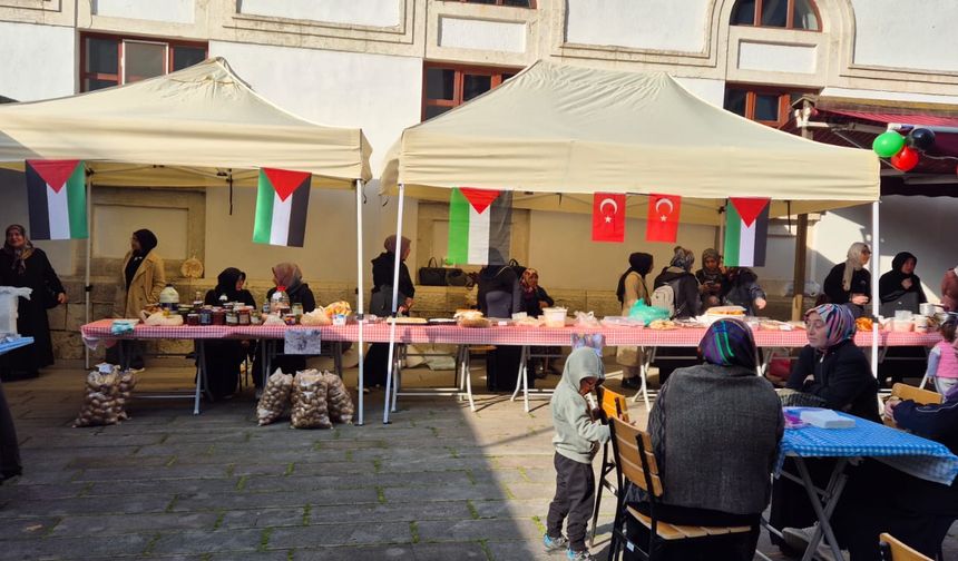 Devrekani'de Gazze yararına hayır çarşısı