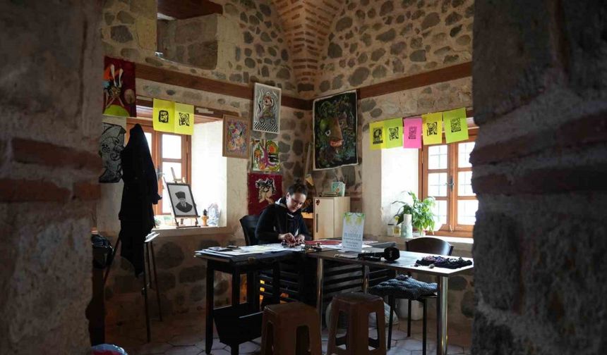 517 yıllık Taşhan’da sanat ve emek kadın eliyle buluşuyor