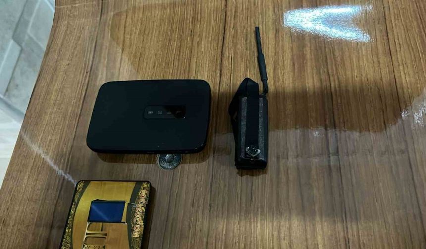 Ehliyet sınavında kopya düzeneğiyle yakalandı