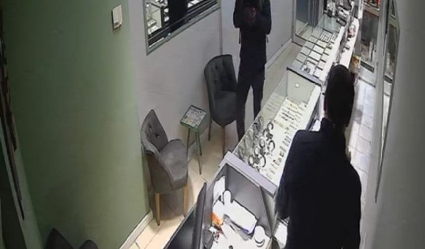 Kuyumcu soygunu kamerada