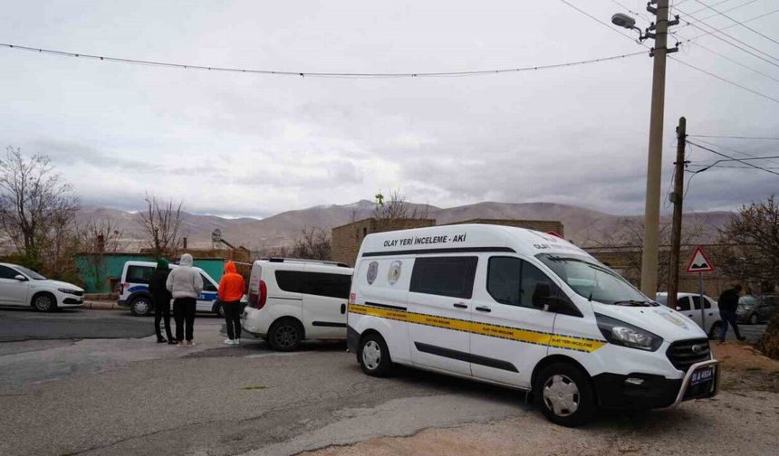 Metruk binada ölü bulundu