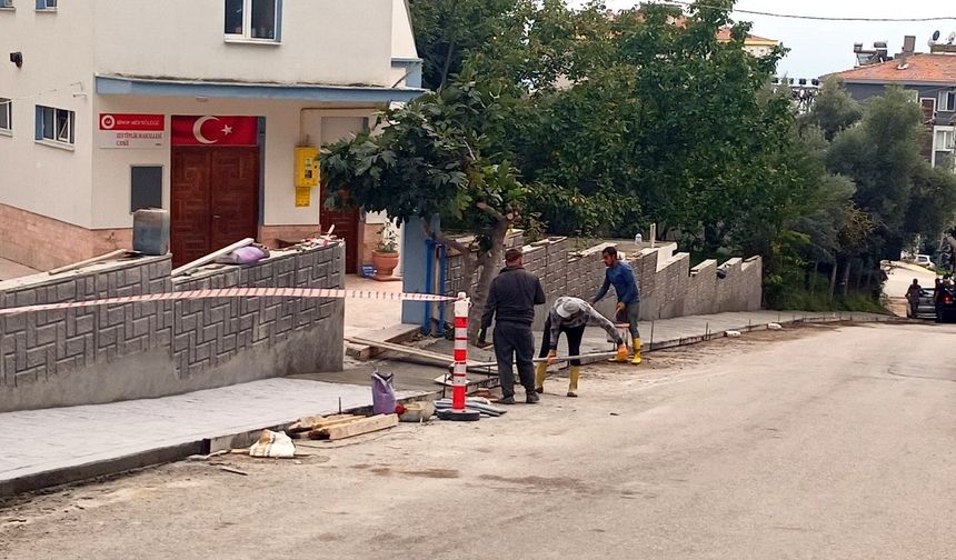 Mahallelinin kaldırım talebi karşılık buldu