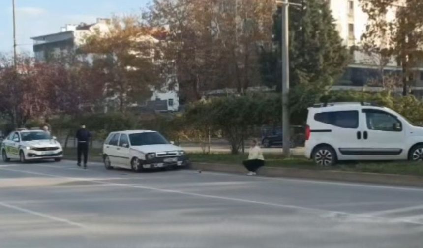 Kontrolü kaybedilen otomobil refüje çıktı