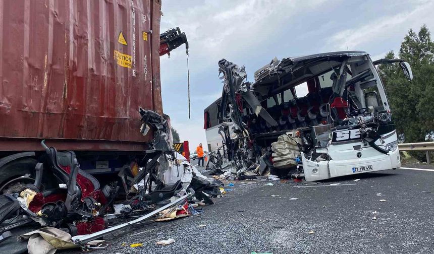 Osmaniye'de feci kaza: 7 ölü, 11 yaralı