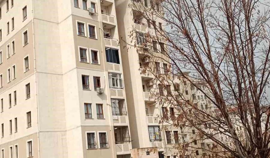 Batman'da çatı katı yangını