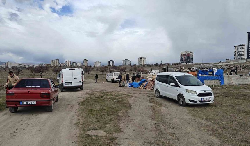 Ahıra saldıran vahşi hayvanlar 6 keçiyi telef etti